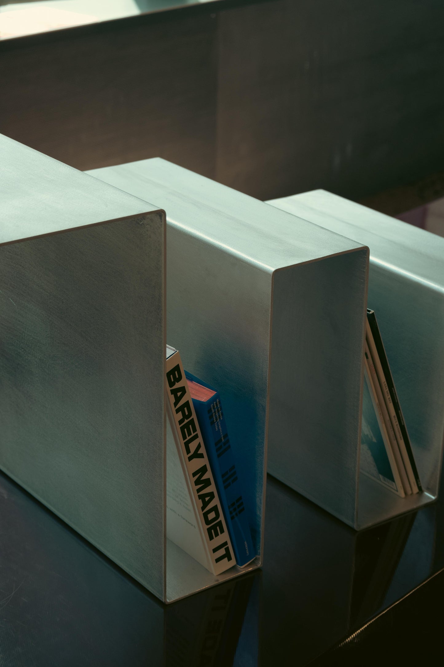 Dehgraf x Sirokris: Coffe Table Aluminium