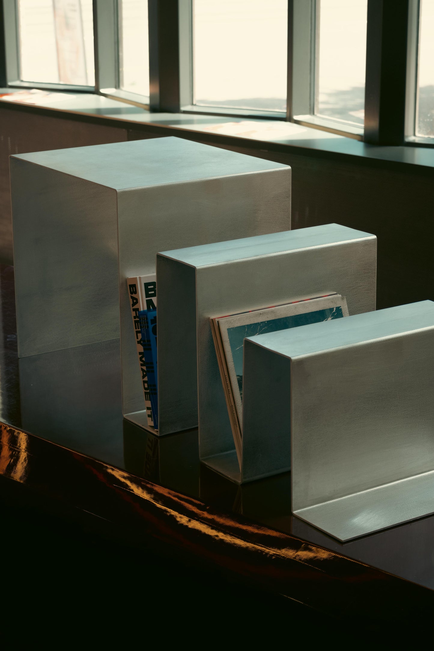 Dehgraf x Sirokris: Coffe Table Aluminium